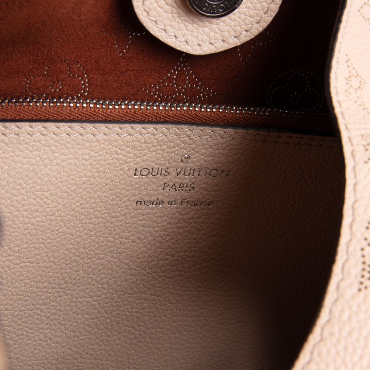 LOUIS VUITTON Monogram Mahina Carmel Hobo