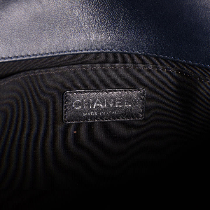 CHANEL Medium Patent Plexiglass Boy Bag - Navy