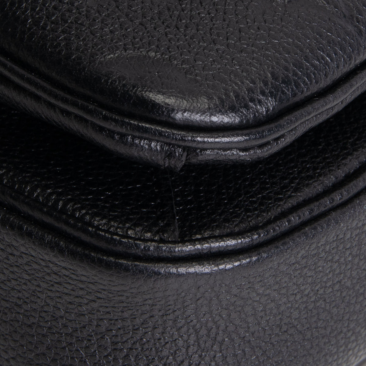 LOUIS VUITTON Monogram Empreinte Pochette Metis - Black