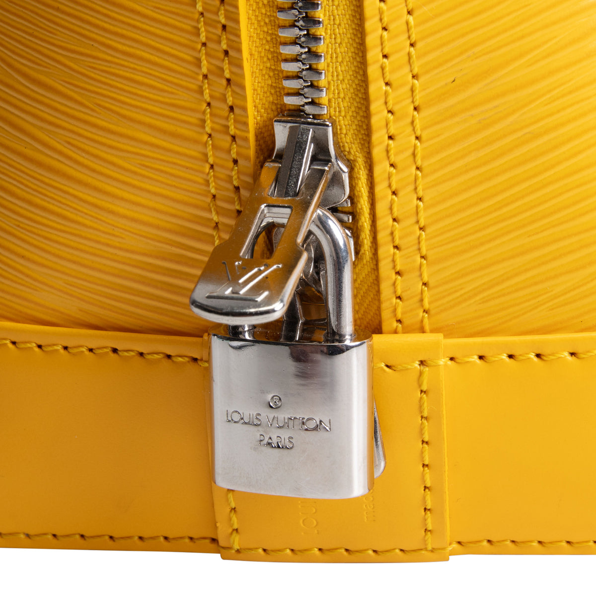 LOUIS VUITTON Epi Alma GM - Yellow