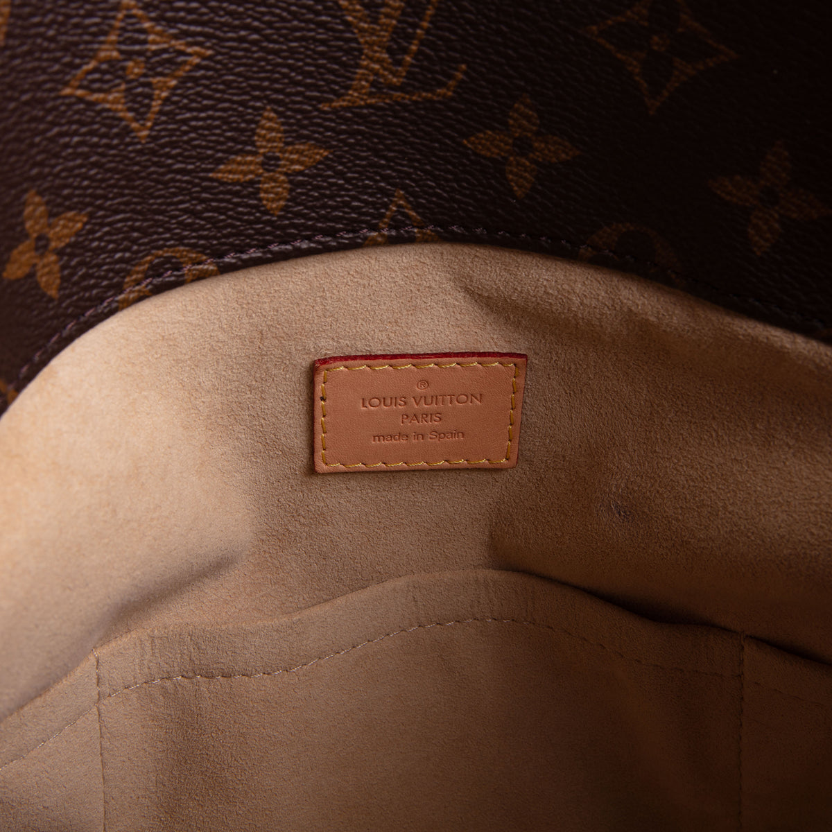 LOUIS VUITTON Artsy MM - Monogram