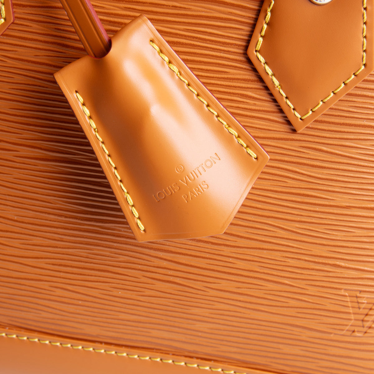 LOUIS VUITTON Alma BB Epi - Honey Gold
