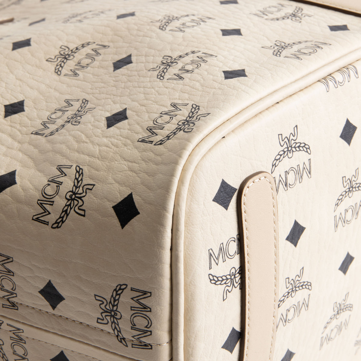 MCM Visetos Liz Tote w/ Pouch - Cream