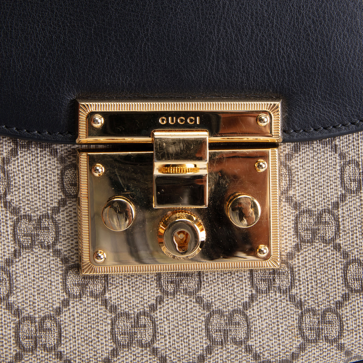 GUCCI GG Supreme Web Padlock Messenger - Medium