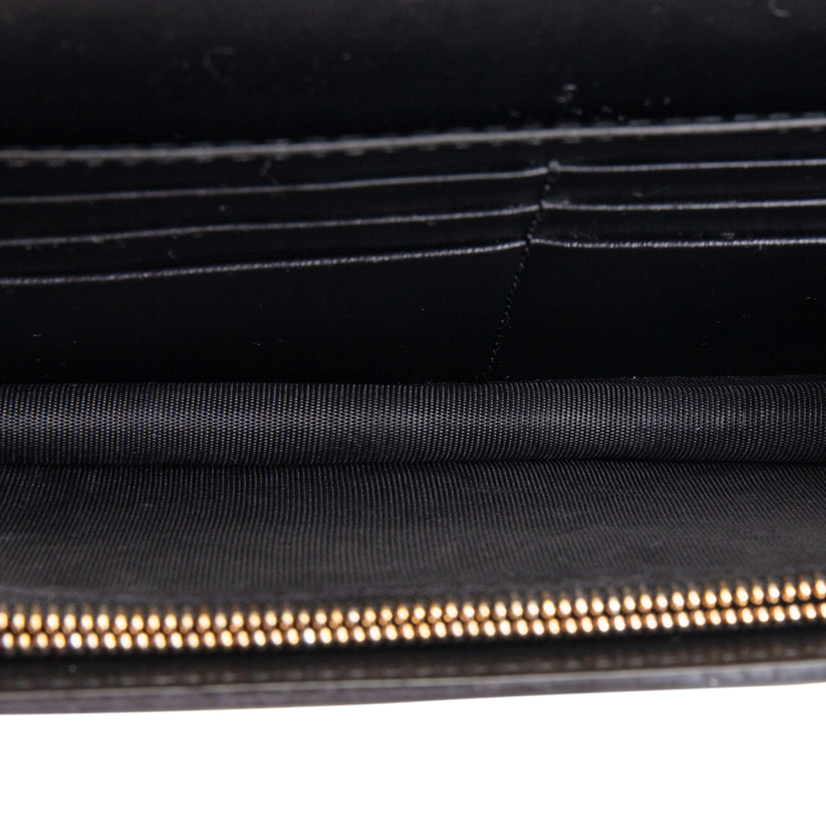GUCCI Guccissima Bowy Chain Wallet