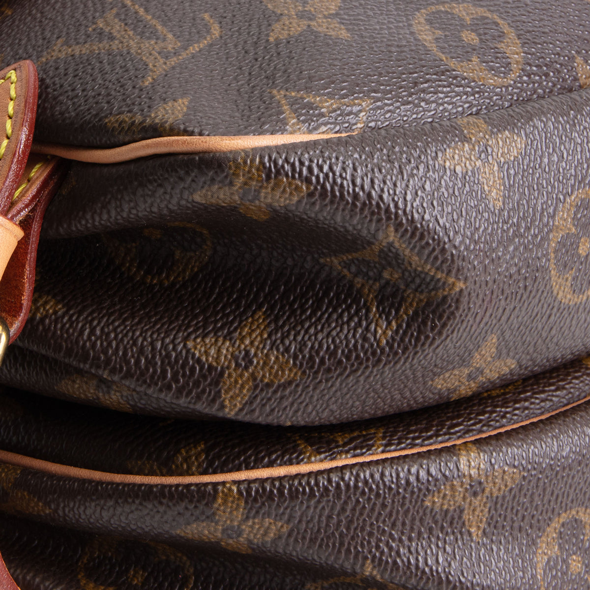 LOUIS VUITTON Vintage Monogram Saumur 30