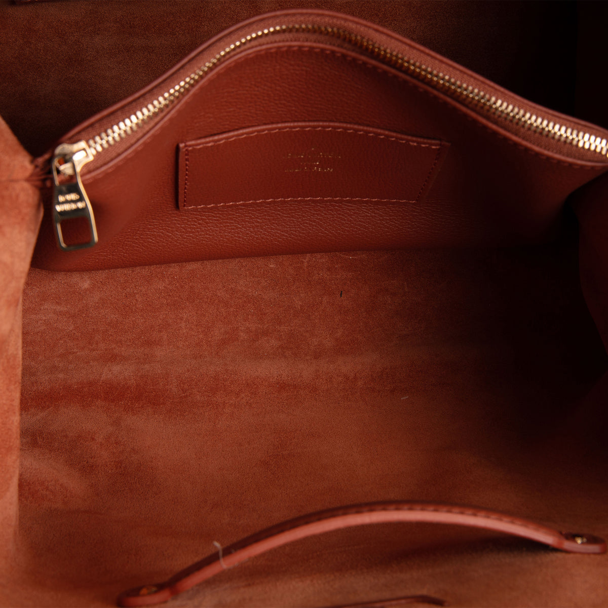 LOUIS VUITTON Capucines GM Souple