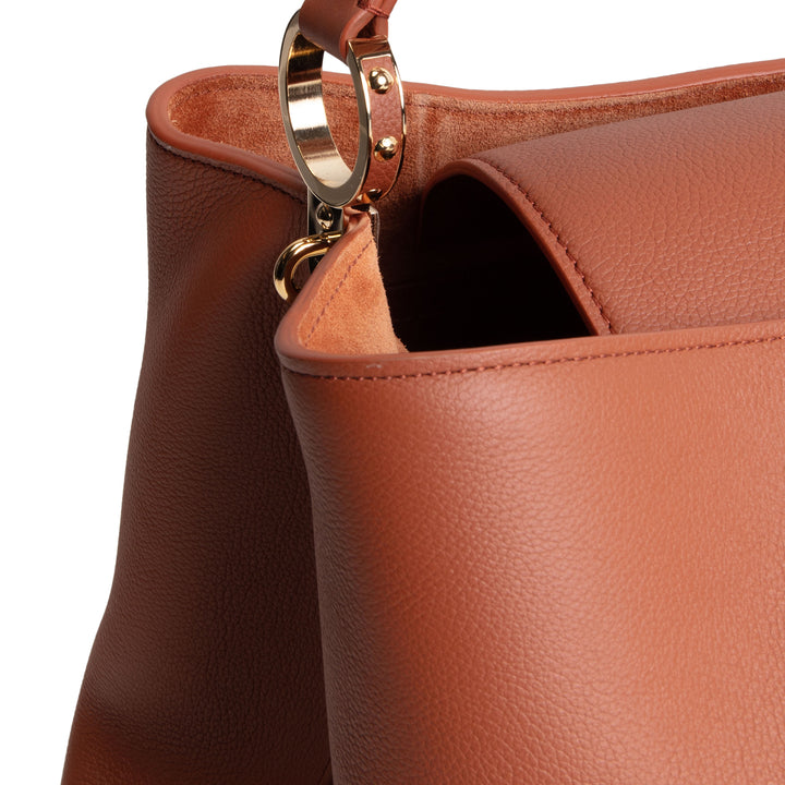 LOUIS VUITTON Capucines GM Souple