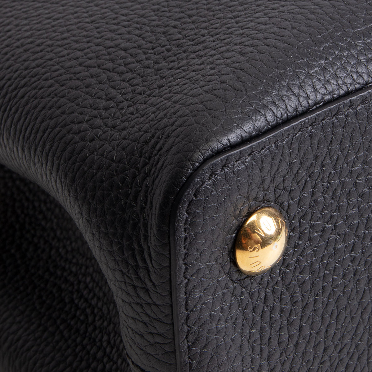 LOUIS VUITTON Capucines MM