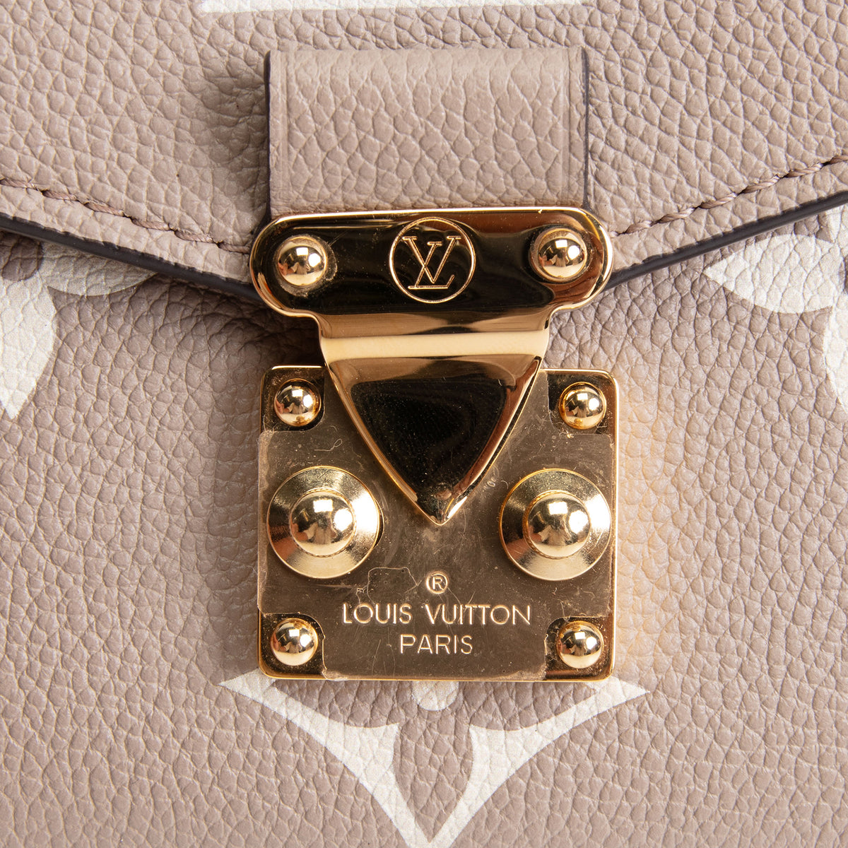 LOUIS VUITTON Empreinte Monogram Giant Pochette Metis East West