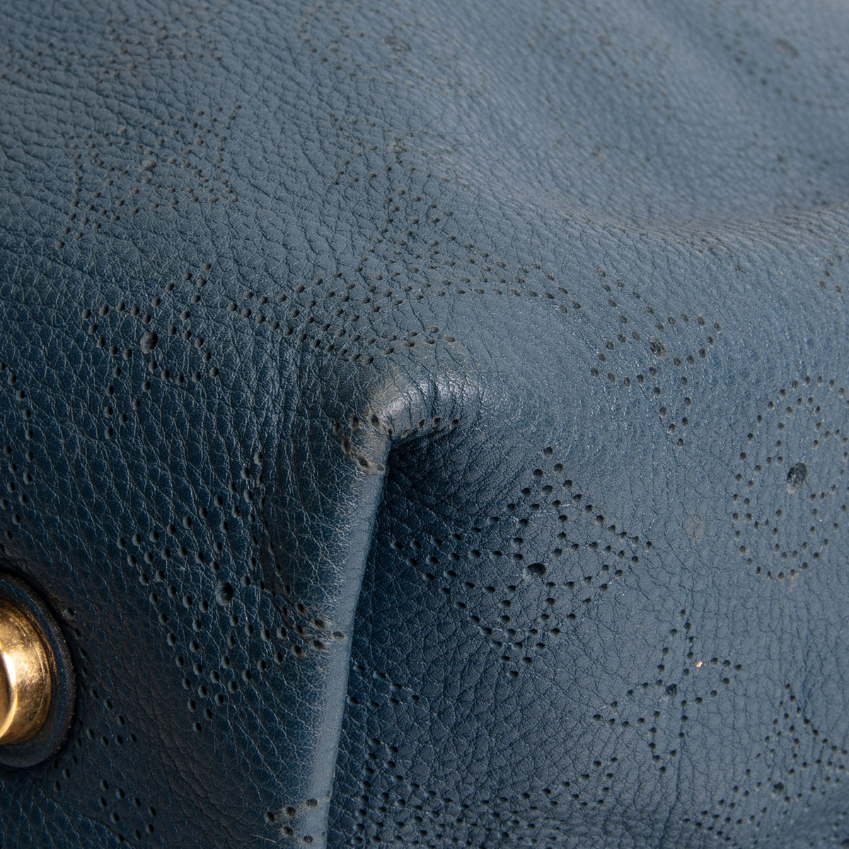 LOUIS VUITTON Mahina Cirrus MM - Navy Blue