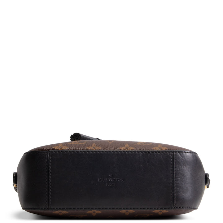 LOUIS VUITTON Saintonge Monogram Crossbody