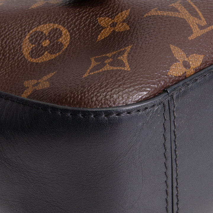 LOUIS VUITTON Saintonge Monogram Crossbody