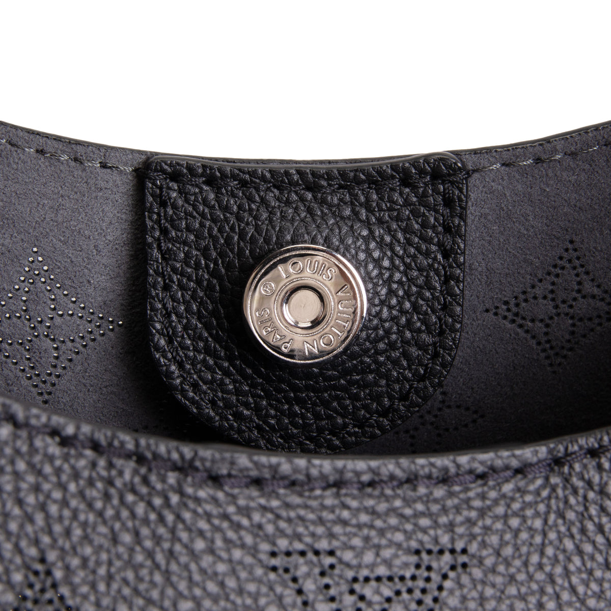 LOUIS VUITTON Carmel Mahina Hobo - Black
