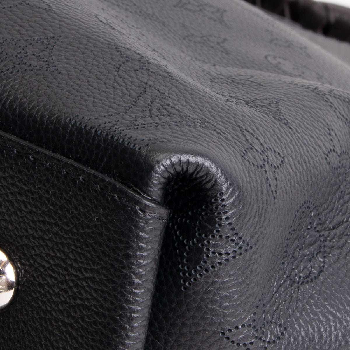 LOUIS VUITTON Carmel Mahina Hobo - Black