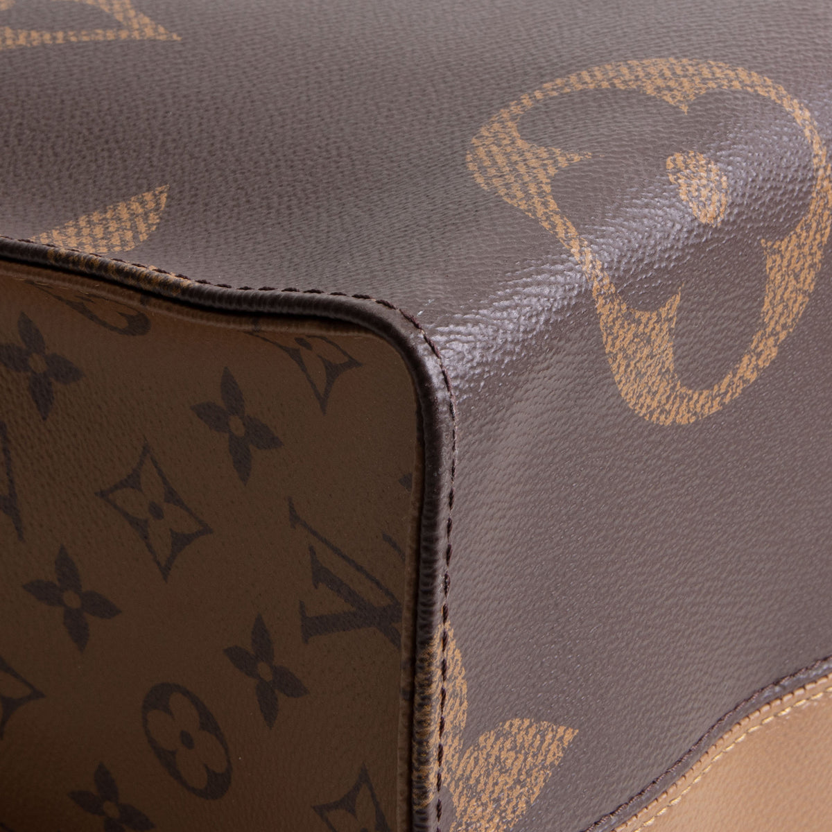 LOUIS VUITTON OnTheGo GM Giant Monogram