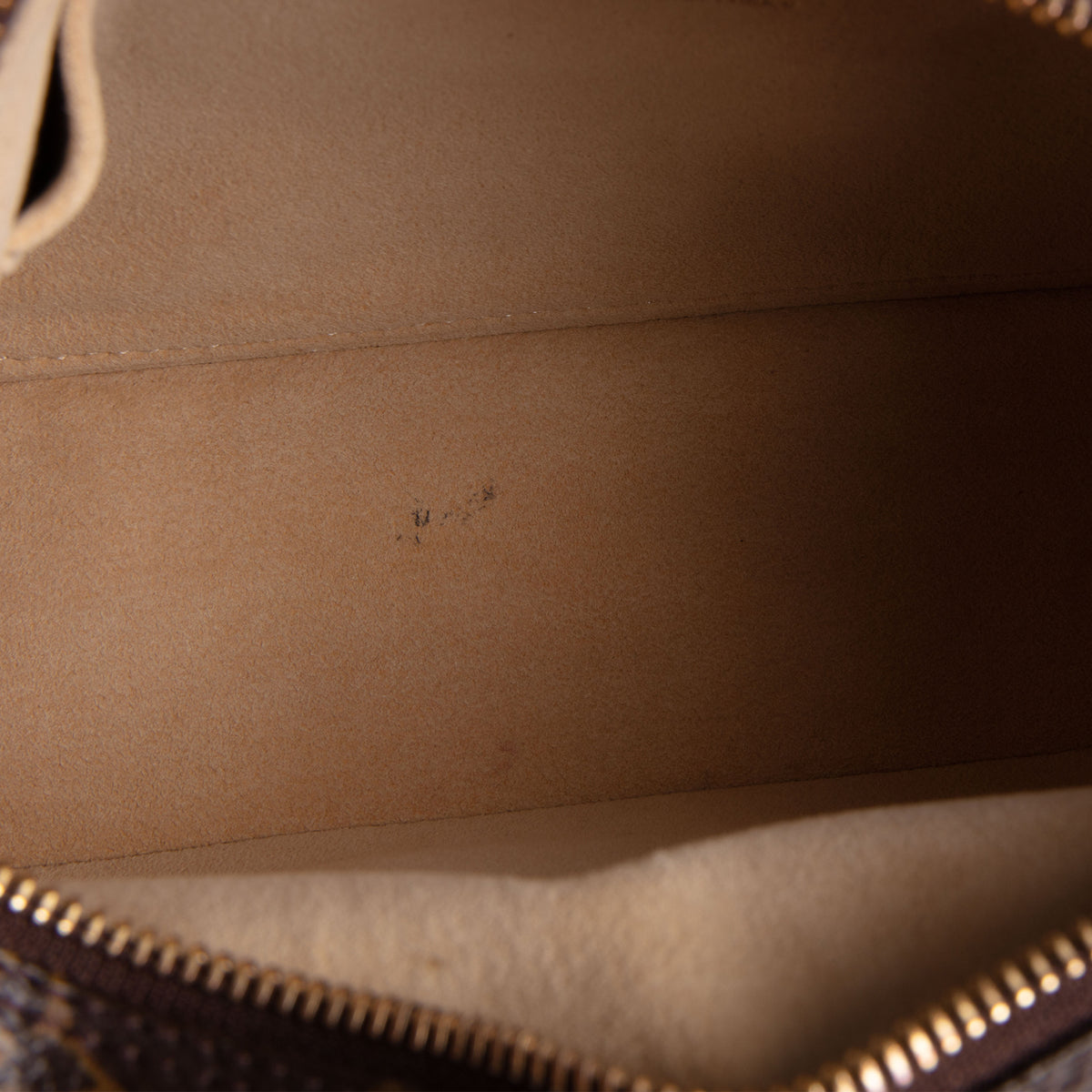 LOUIS VUITTON Monogram Ravello GM
