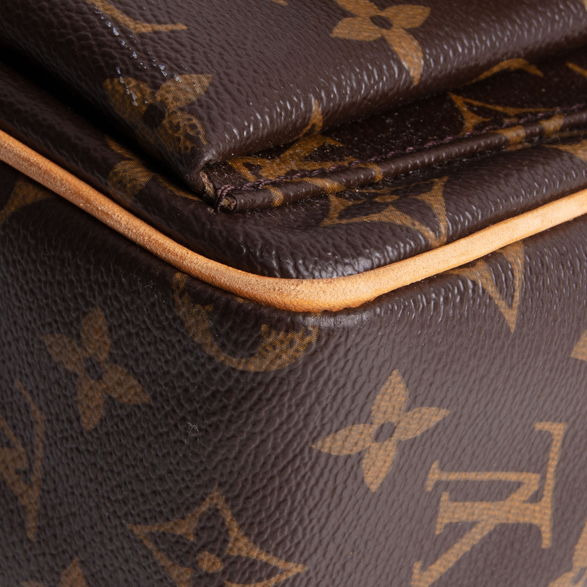 LOUIS VUITTON Monogram Ravello GM