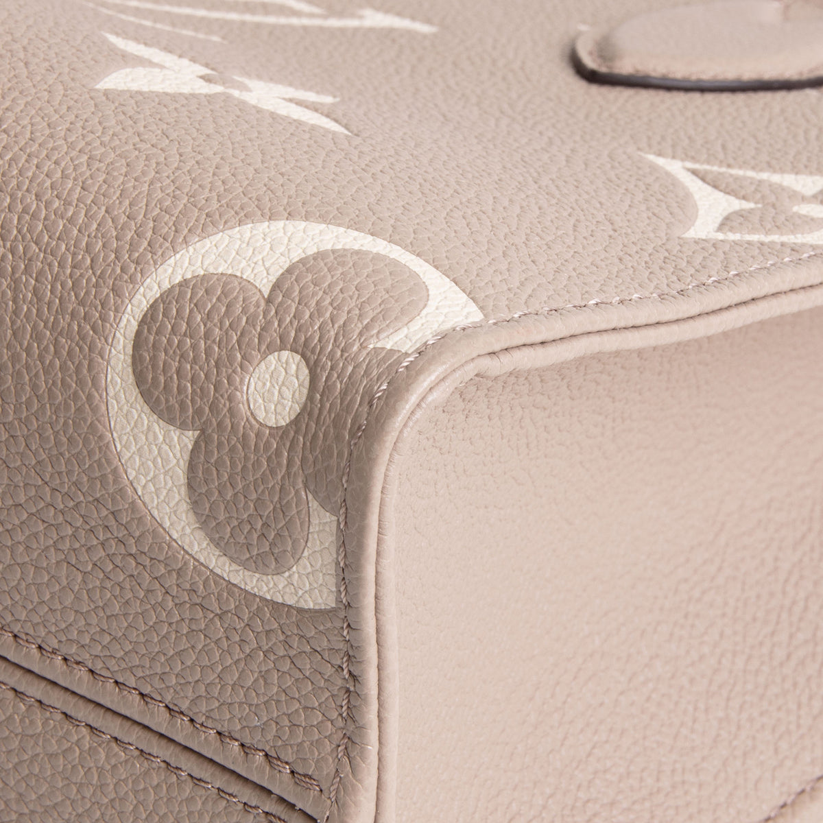 LOUIS VUITTON Monogram Empreinte Bicolor OnTheGo PM - Dove/Cream