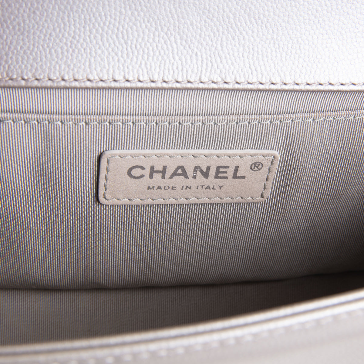 CHANEL Caviar Quilted Chevron Medium Boy Bag - Metallic Silver