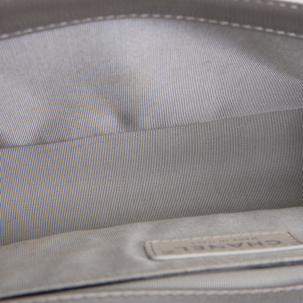 CHANEL Caviar Quilted Chevron Medium Boy Bag - Metallic Silver