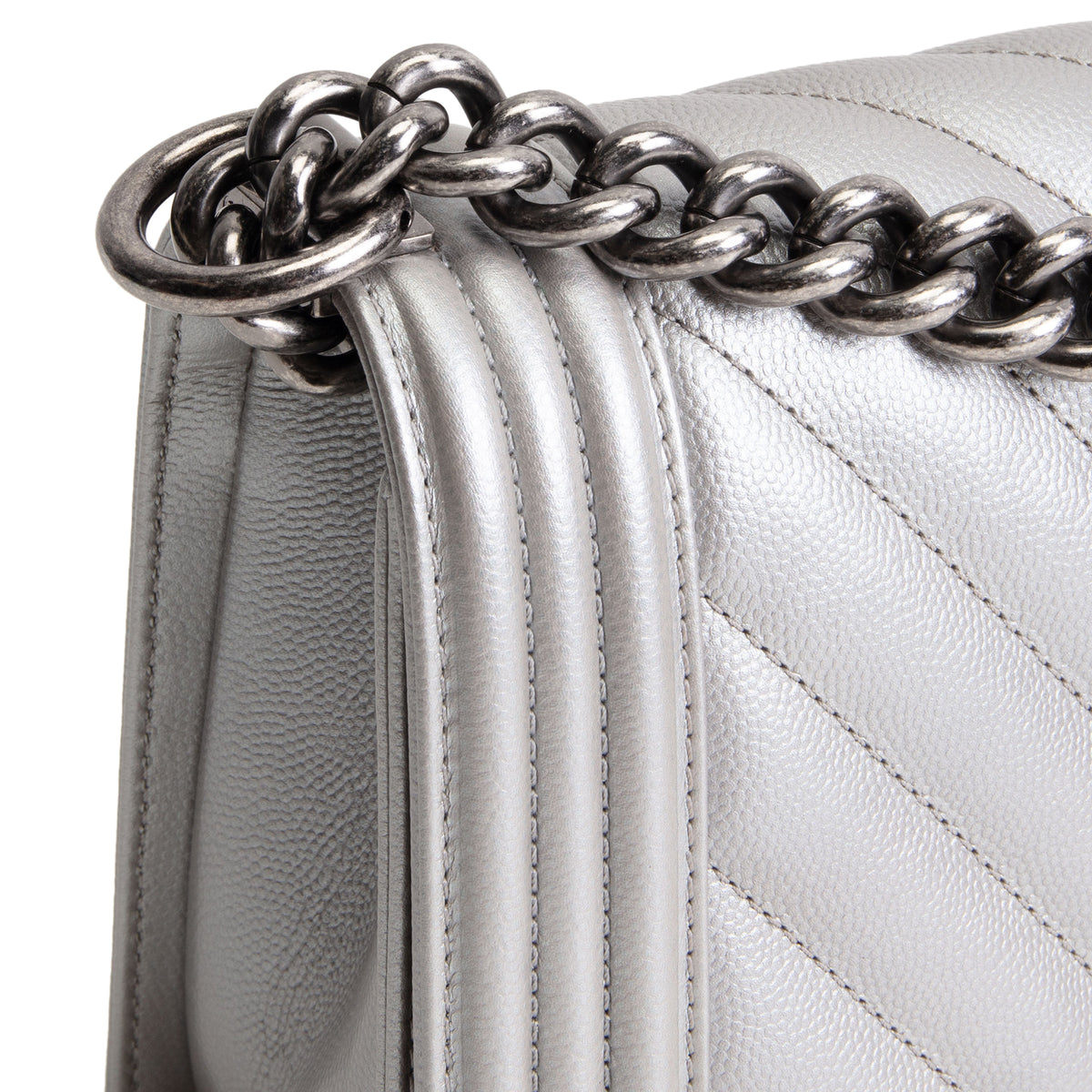 CHANEL Caviar Quilted Chevron Medium Boy Bag - Metallic Silver
