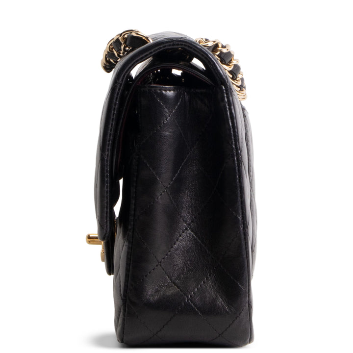 CHANEL Classic Medium Double Flap Bag