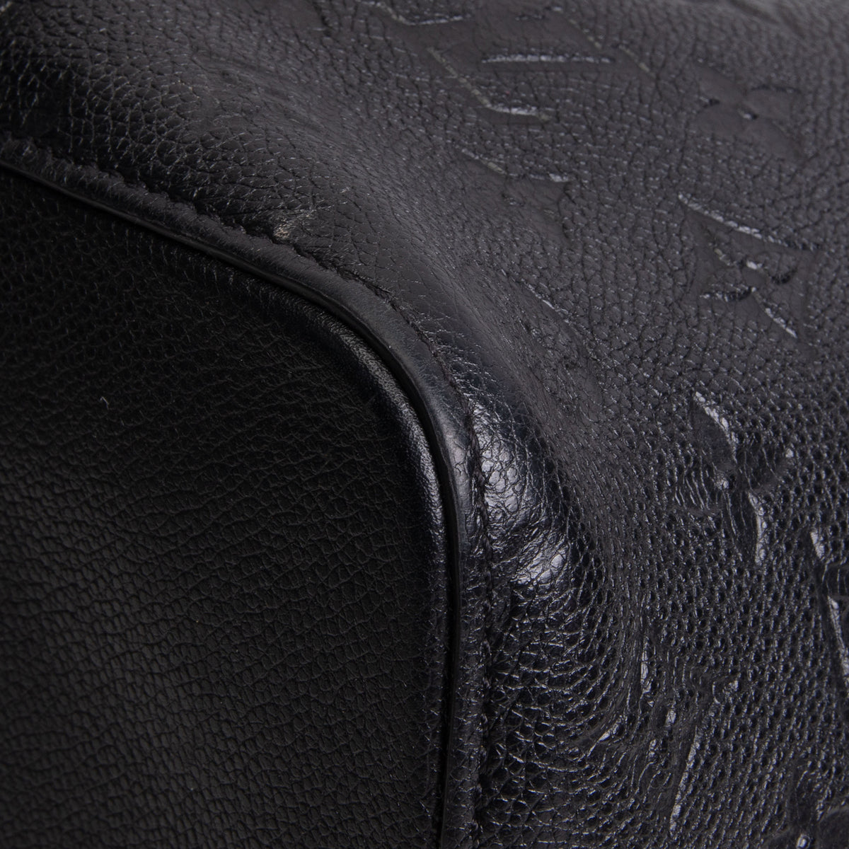 LOUIS VUITTON Empreinte Neonoe MM - Black