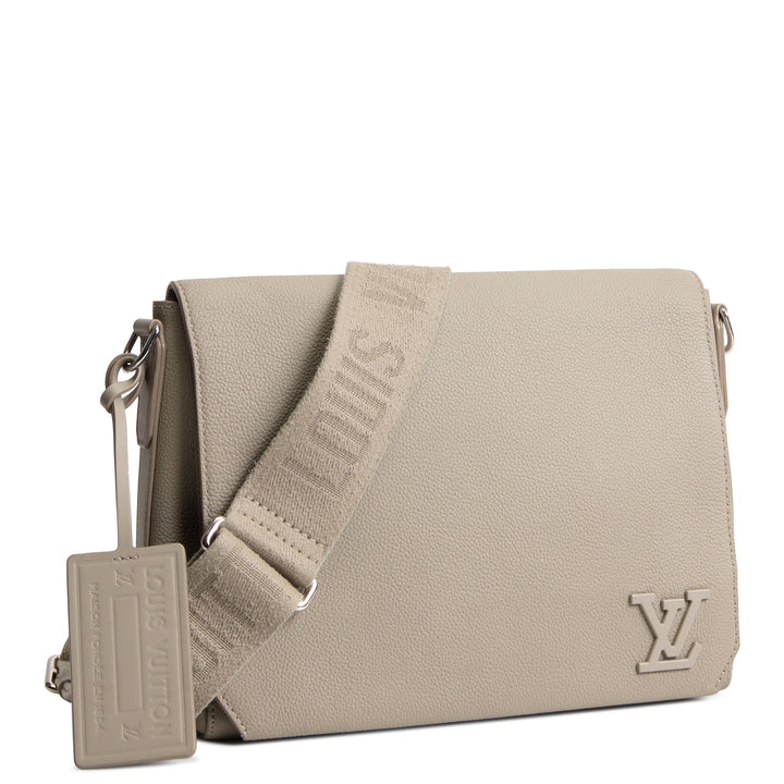 LOUIS VUITTON Aerogram Takeoff Messenger Bag - Sage