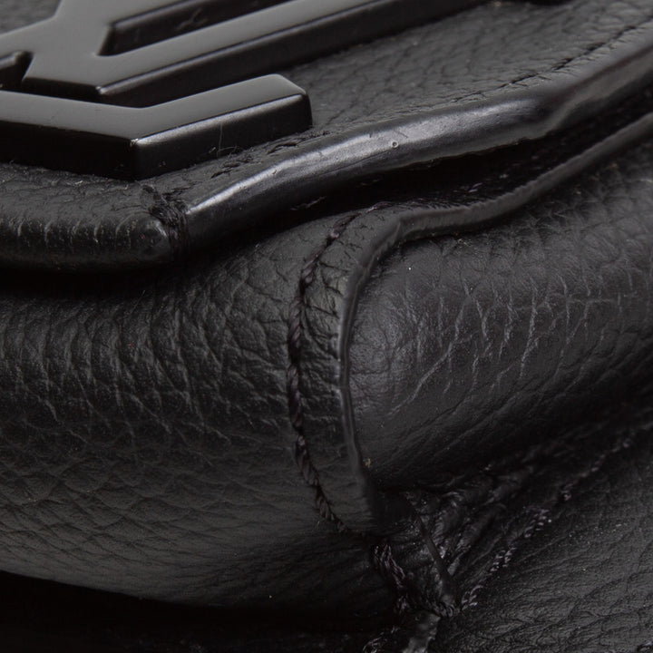 Louis Vuitton Aerogram Slingbag