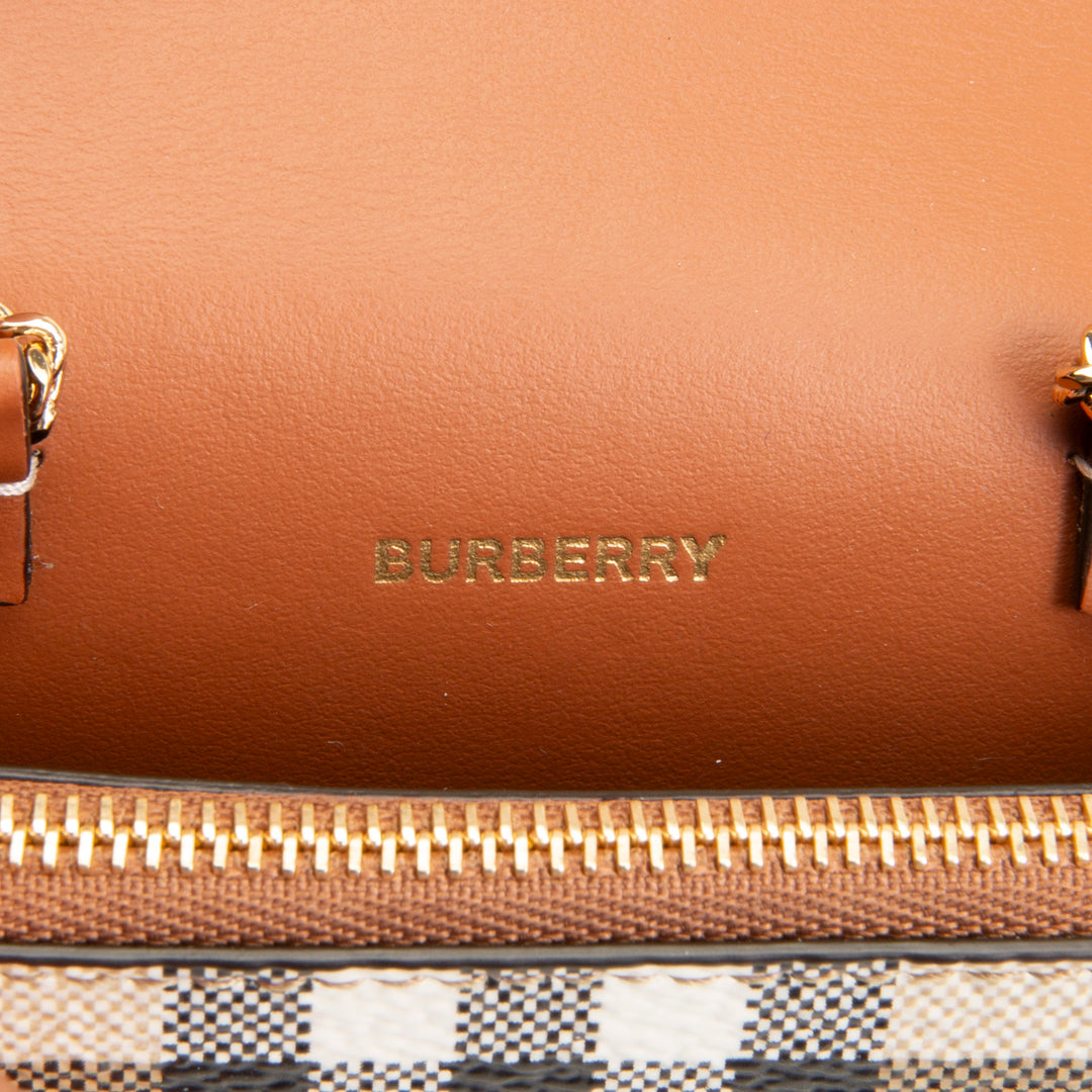 BURBERRY Compact Cardholder w/ Chain