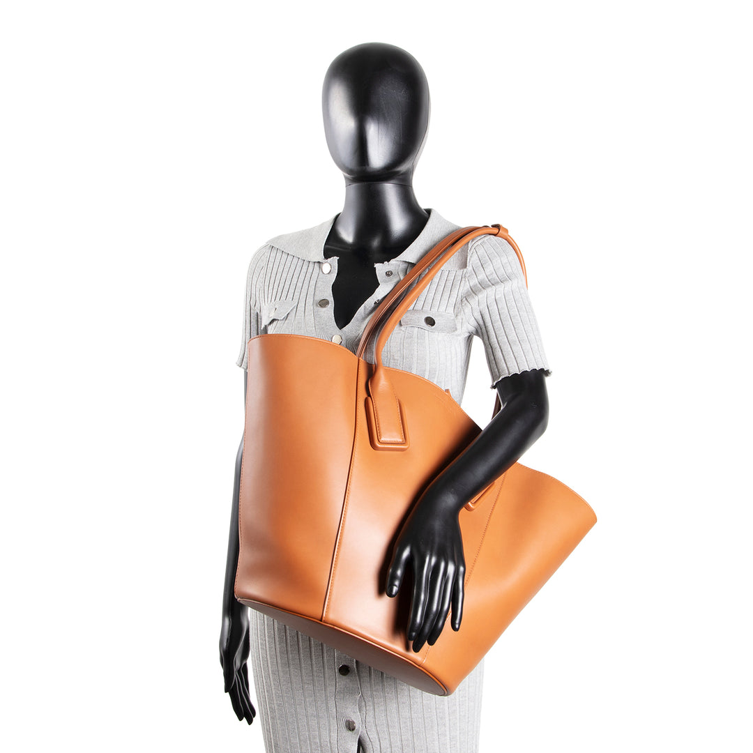 BOTTEGA VENETA Basket Tote w/ Pouch - Brown