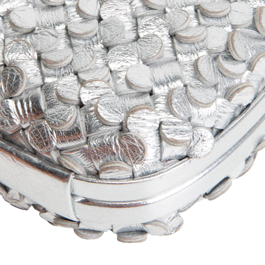 BOTTEGA VENETA Intrecciato Confetti Knot Clutch - Metallic Silver
