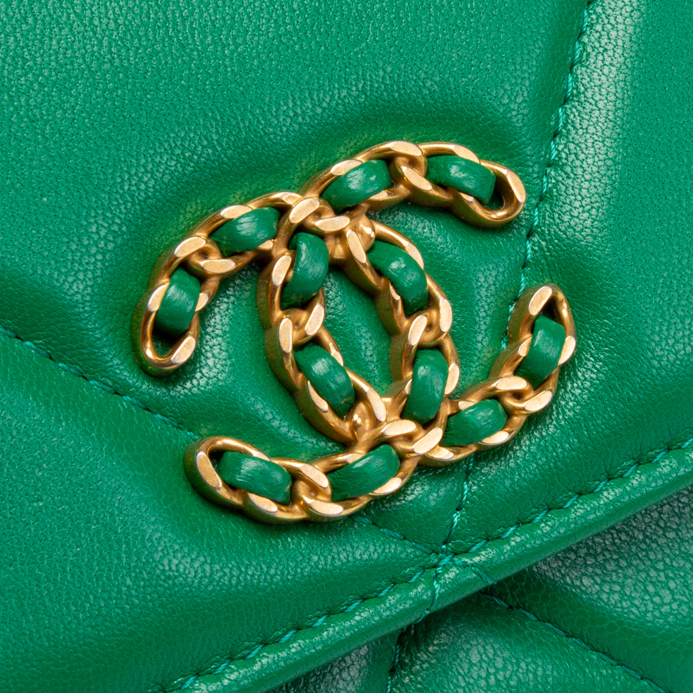 CHANEL 19 Wallet On Chain - Kelly Green