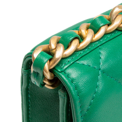 CHANEL 19 Wallet On Chain - Kelly Green