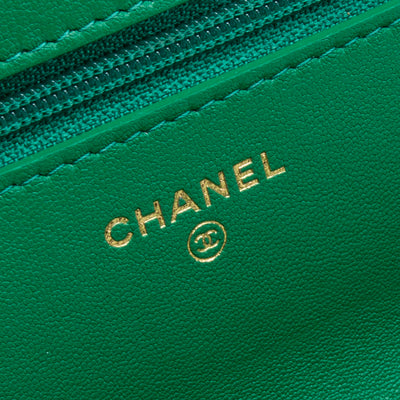 CHANEL 19 Wallet On Chain - Kelly Green