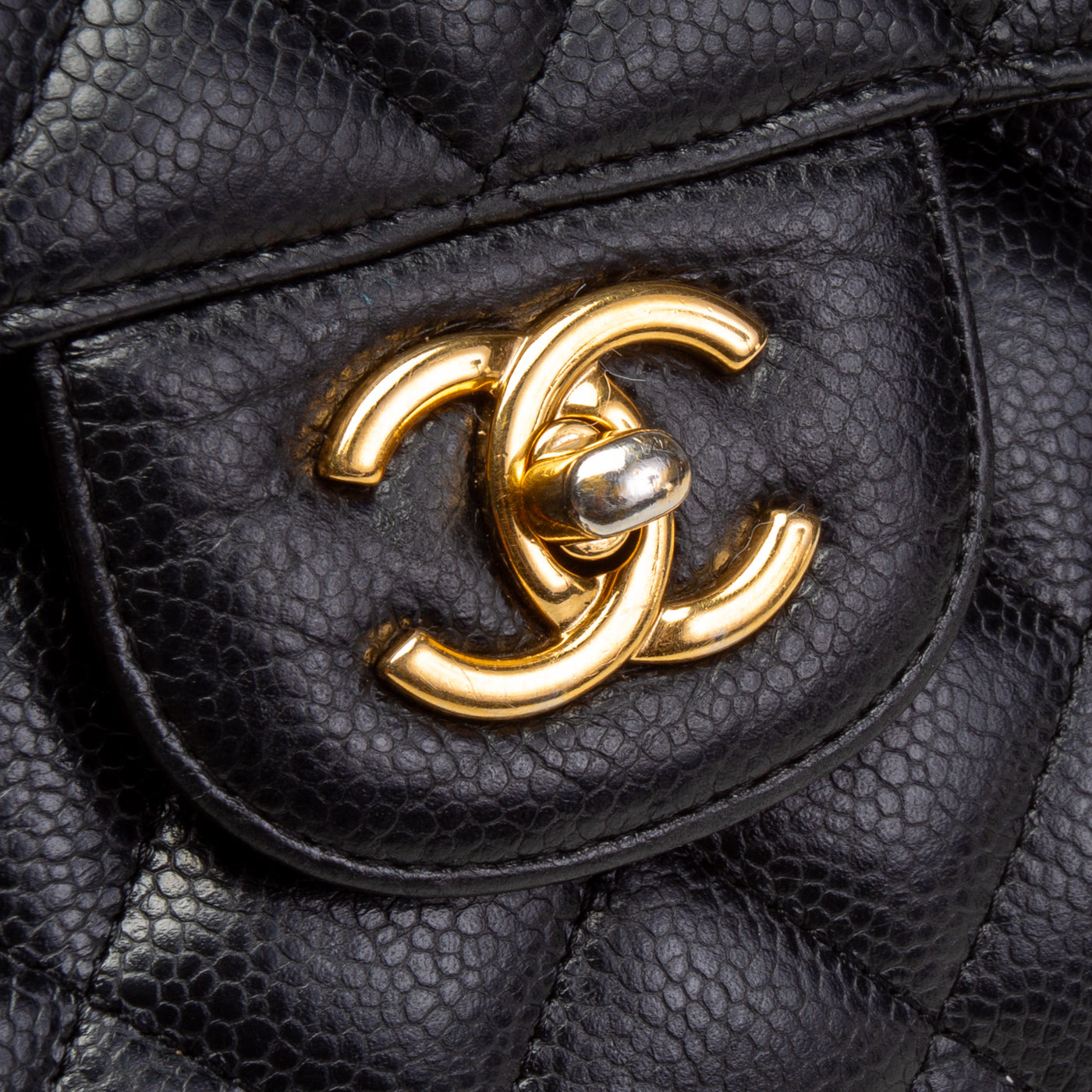 CHANEL Caviar Quilted Jumbo Double Flap - Black