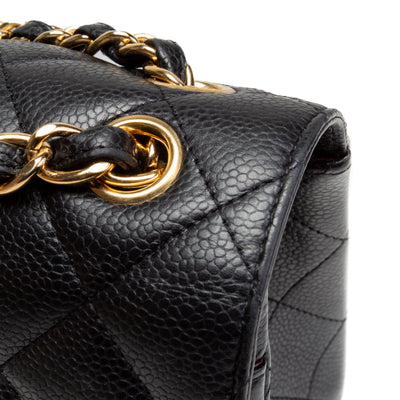 CHANEL Caviar Quilted Jumbo Double Flap - Black