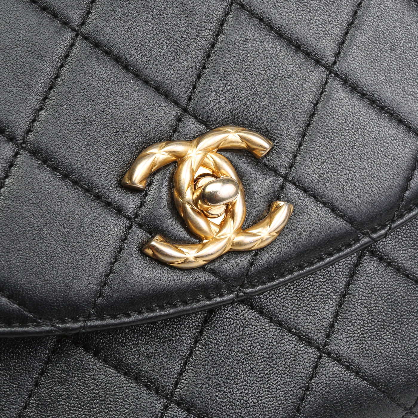 CHANEL Trendy Lambskin Spirit Top Handle - Black