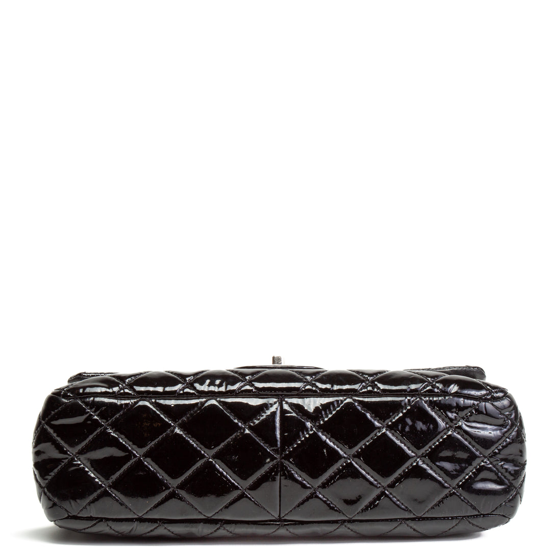 CHANEL Jumbo Patent Single Flap - Black