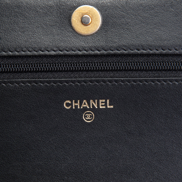 CHANEL Caviar Quilted Boy Wallet on Chain - Black