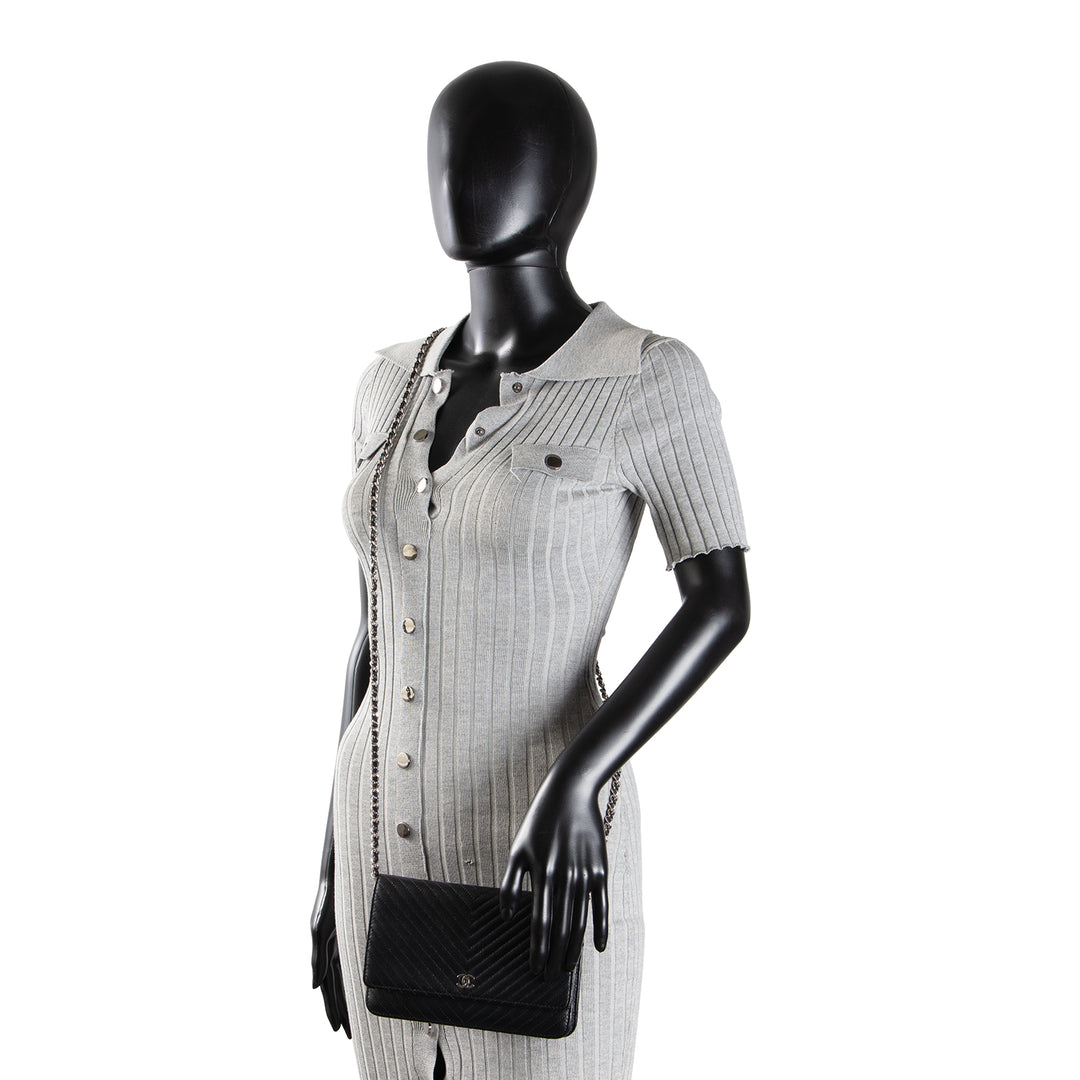 CHANEL Chevron Caviar Wallet on Chain - Black