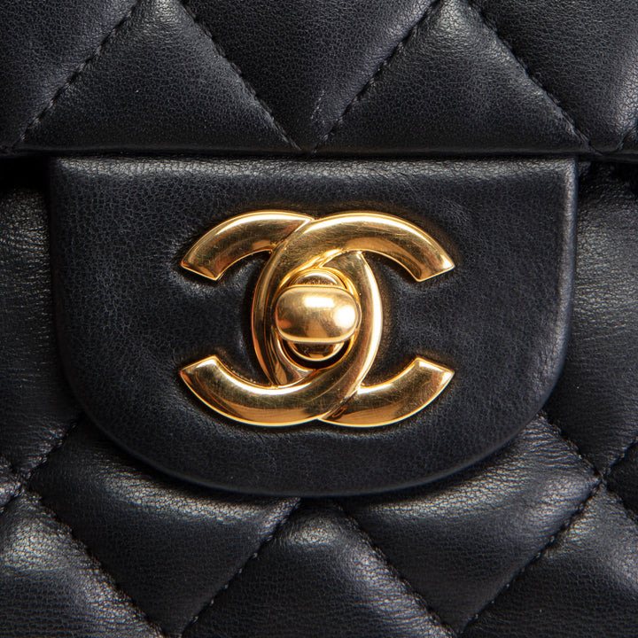 CHANEL Classic Lambskin Medium Double Flap - Black