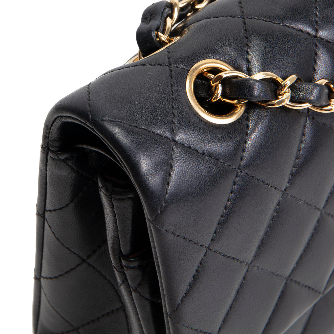 CHANEL Classic Lambskin Medium Double Flap - Black