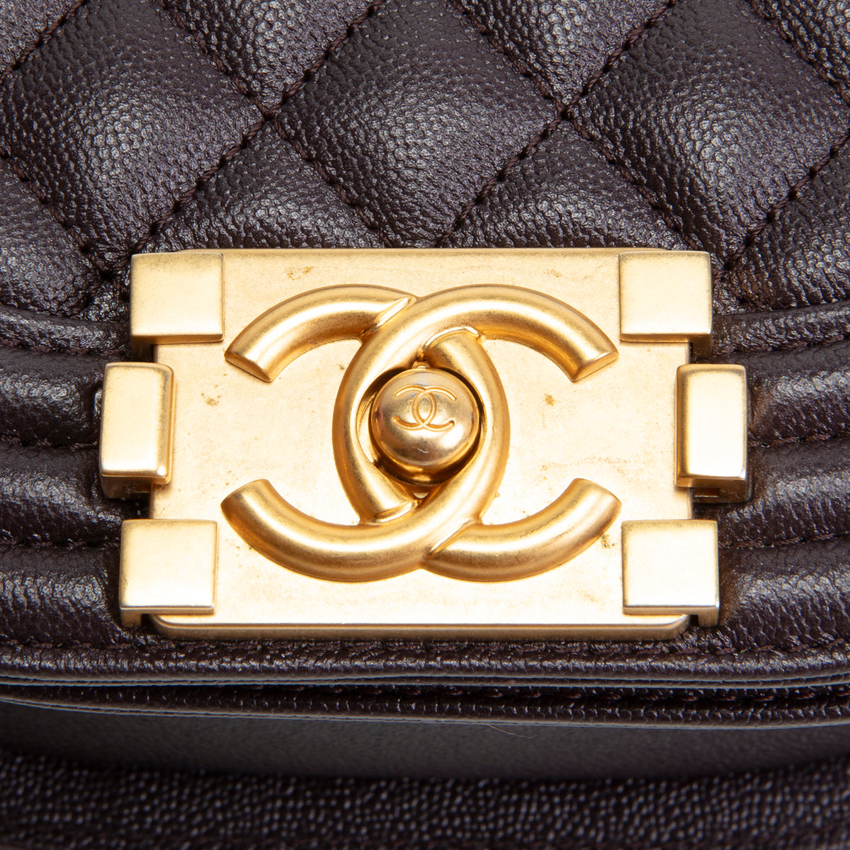 CHANEL Caviar Curve Mini Boy Messenger Bag - Plum