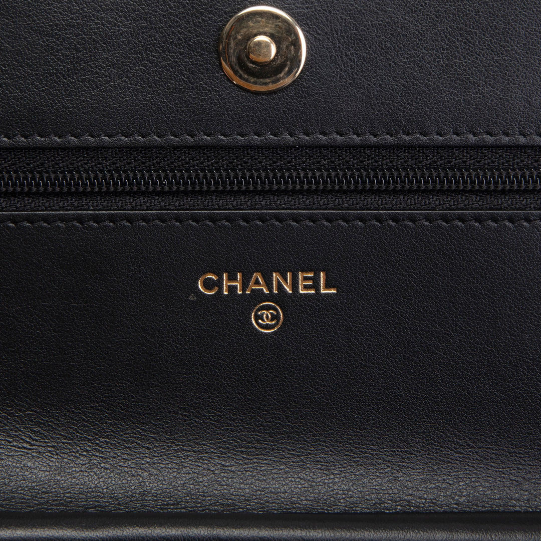 CHANEL Caviar Filigree Wallet on Chain - Black