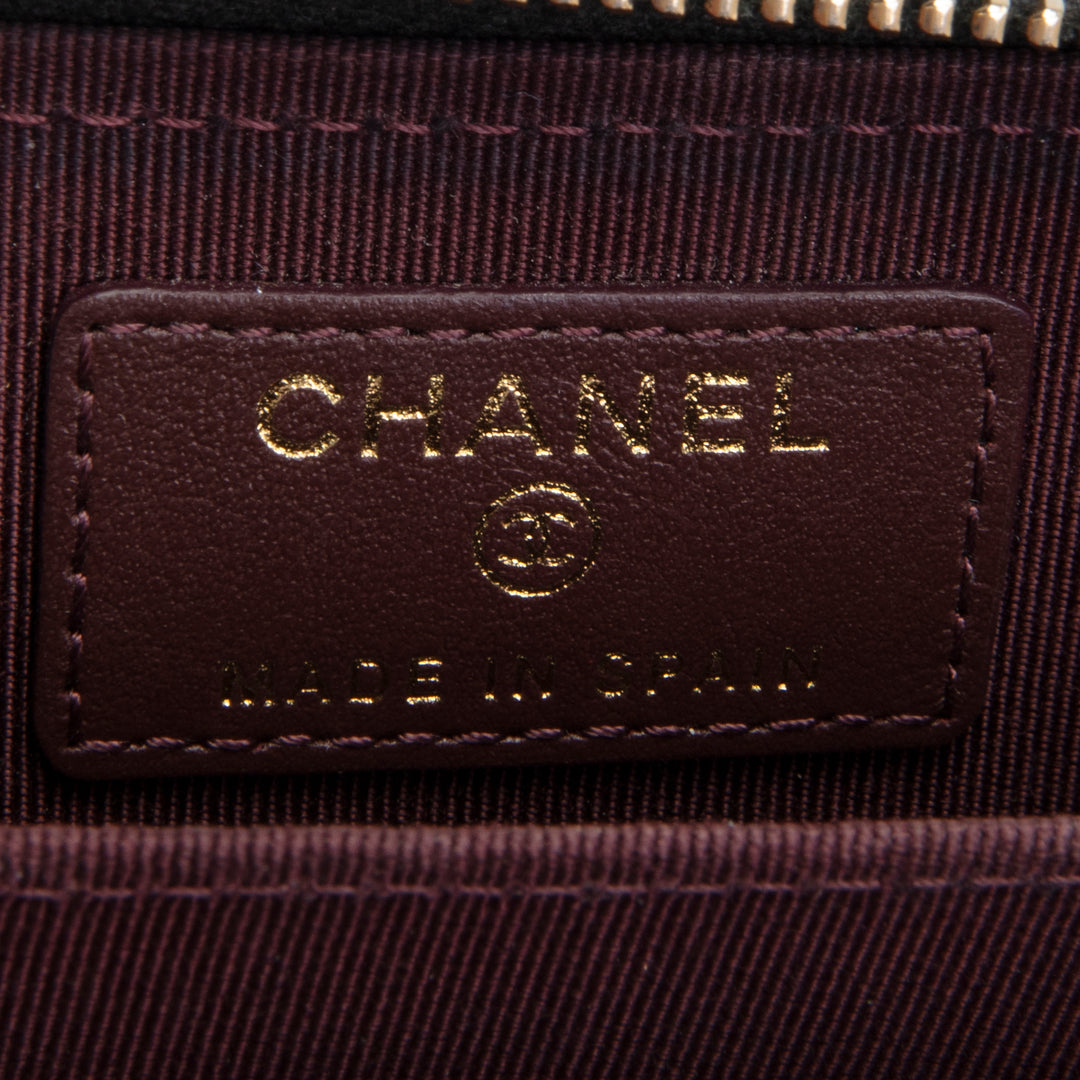 CHANEL Caviar Compact Zip Wallet - Black