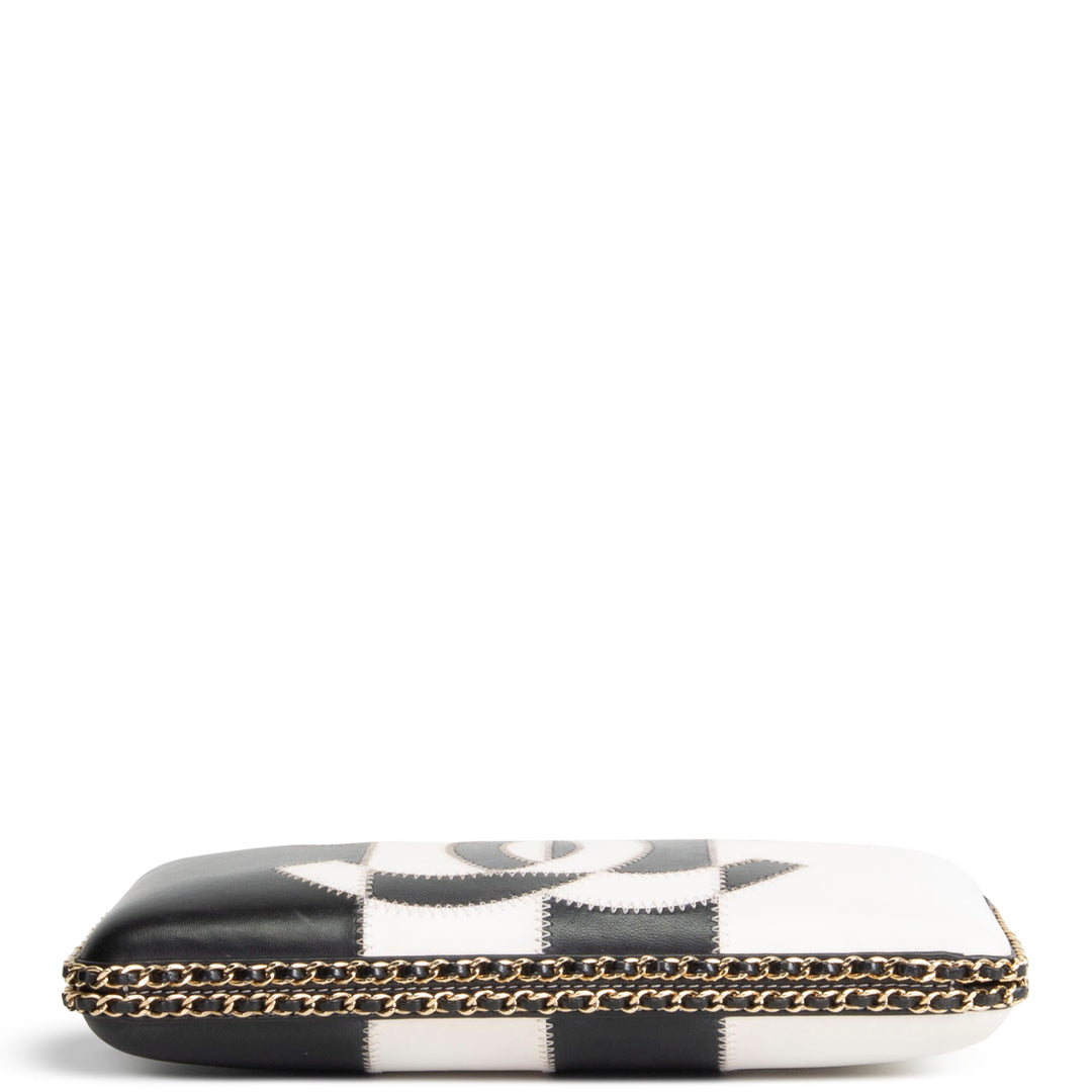 CHANEL Lambskin Logo Clutch On Chain - Black/White