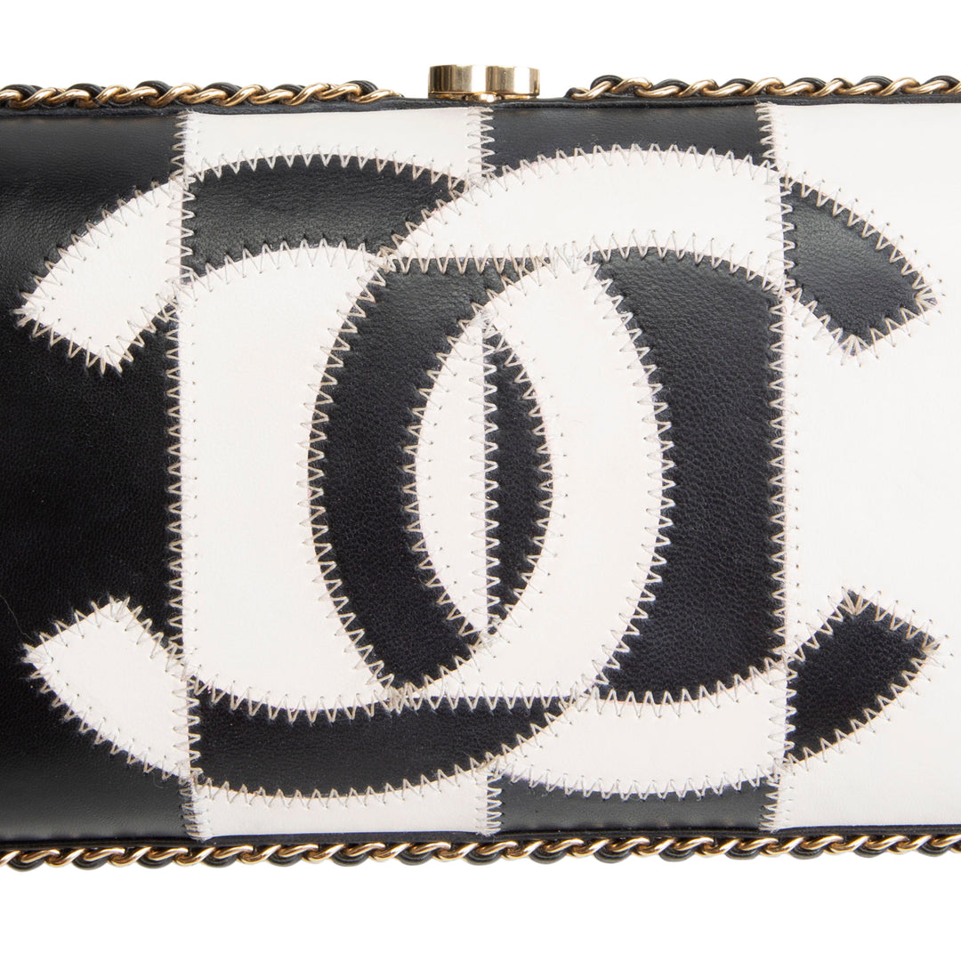 CHANEL Lambskin Logo Clutch On Chain - Black/White