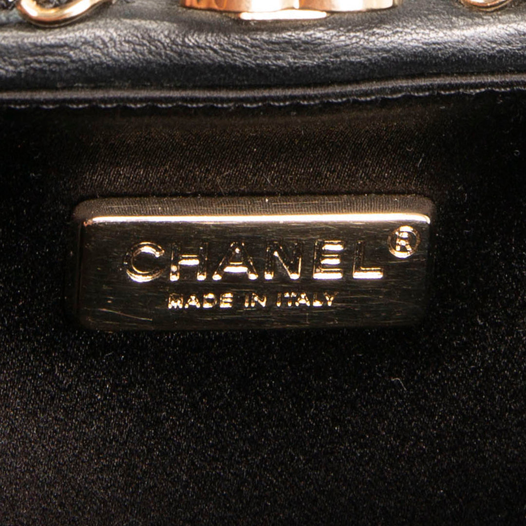 CHANEL Lambskin Logo Clutch On Chain - Black/White